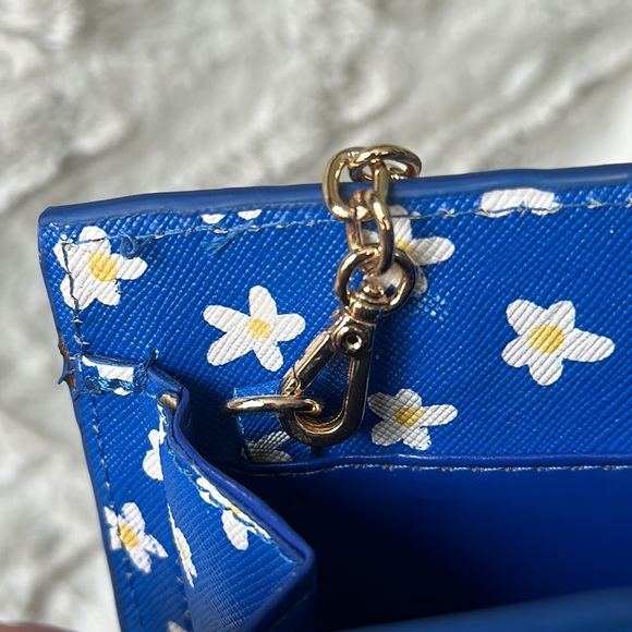 🦋Larroude Erin Clutch🦋 - Picture 11 of 16